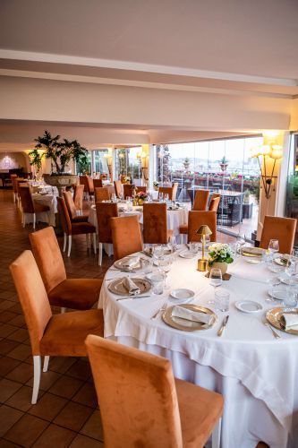 San Francesco al Monte - Art Hotel - Restaurant Table